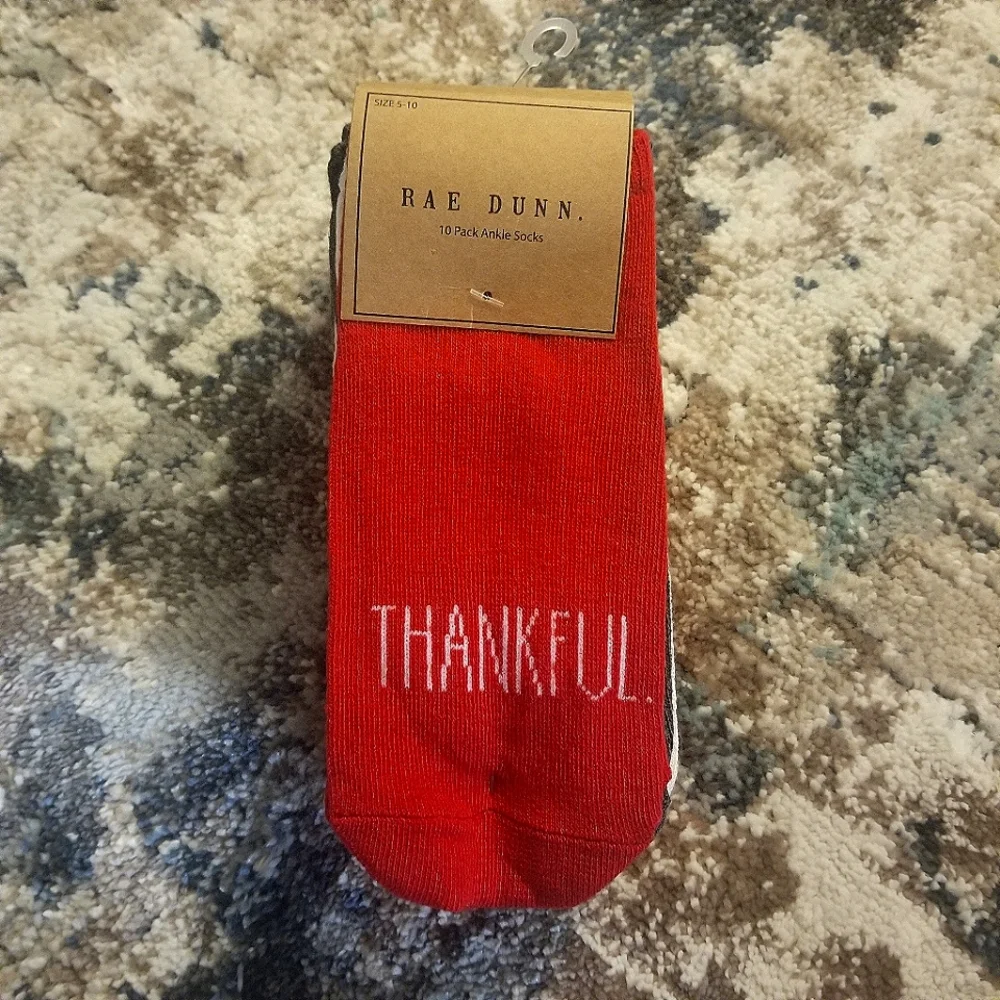 10 Pairs Rae Dunn Holiday Thanksgiving No Show Ankle Socks Shoe Size 5-10 NWT - Picture 1 of 6